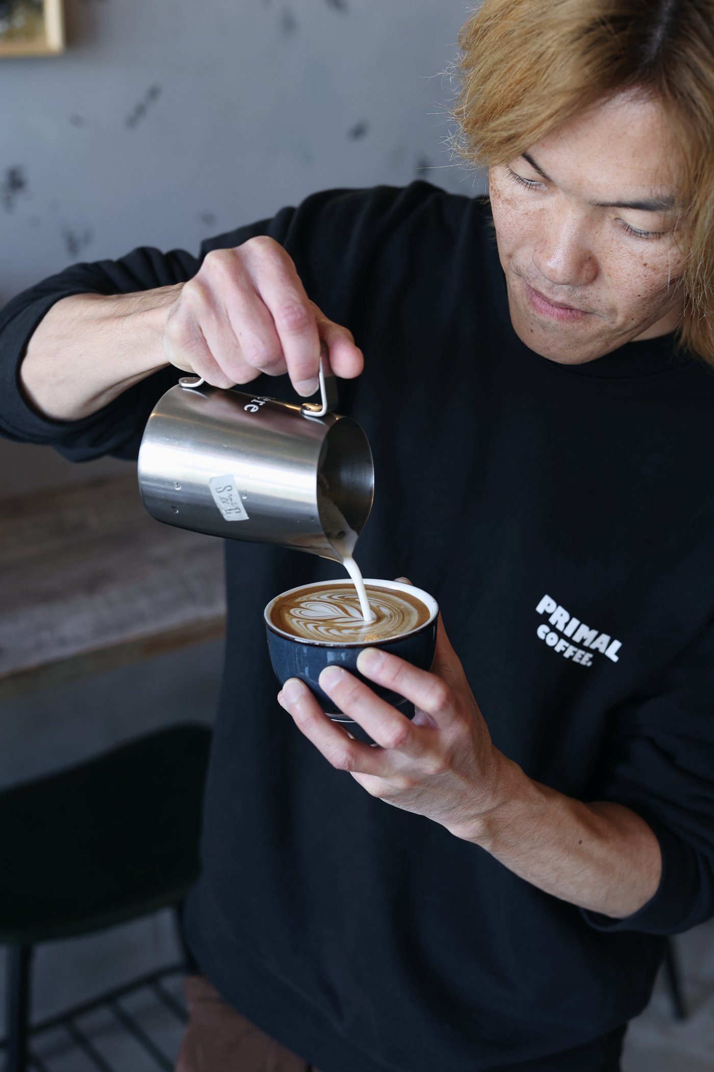 PRIMAL COFFEE 菅原氏のラテアート
