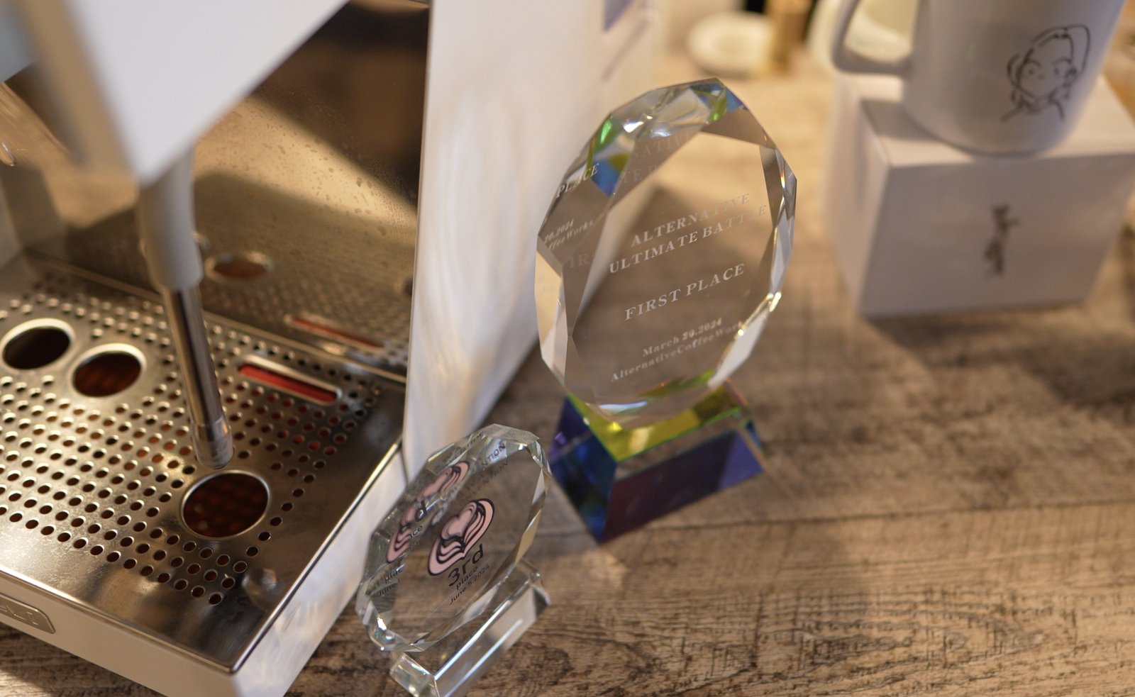 ALTERNATIVE ULTIMATE BATTLE 2024 優勝トロフィー